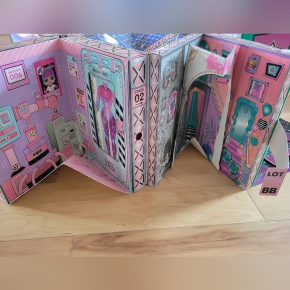 LOL Surprise OMG Movie Magic studios with 70 surprises and 12 dolls - Picture 10 of 10